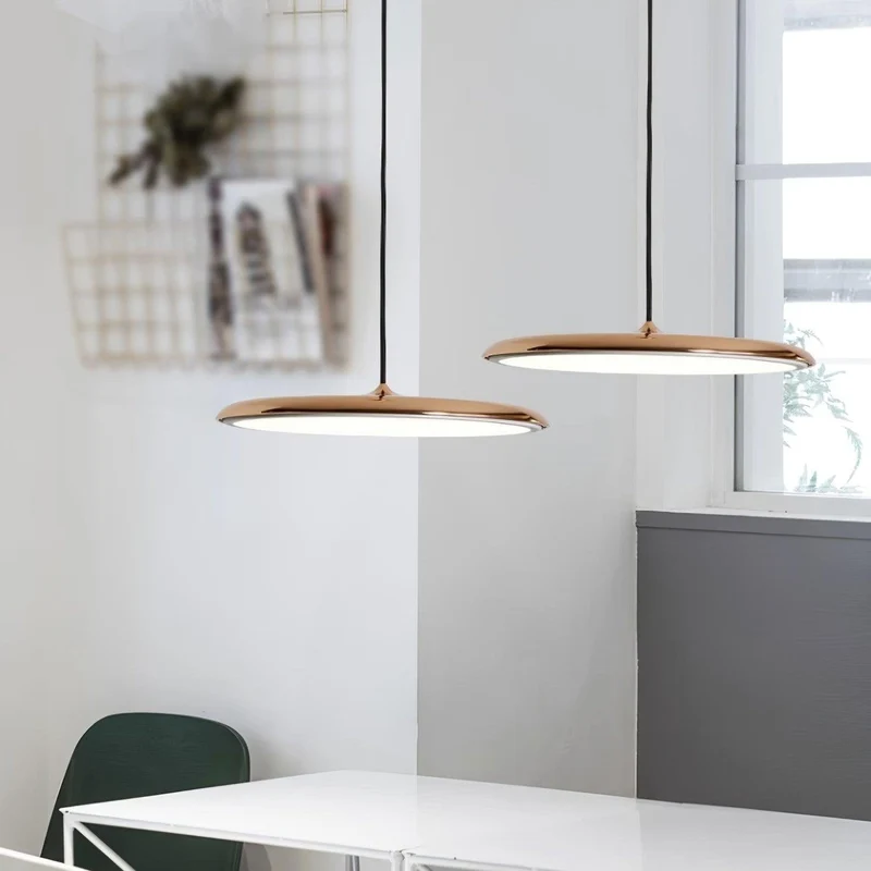 Minimalist round LED pendant lamp