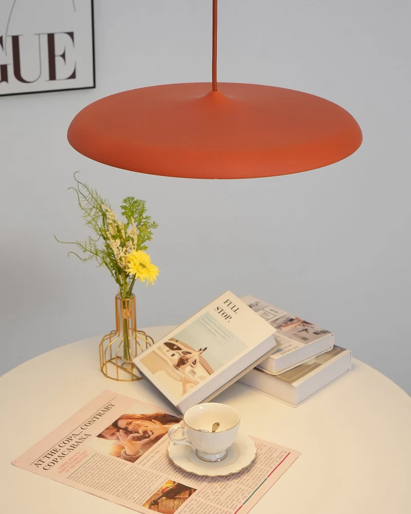 Minimalist round LED pendant lamp
