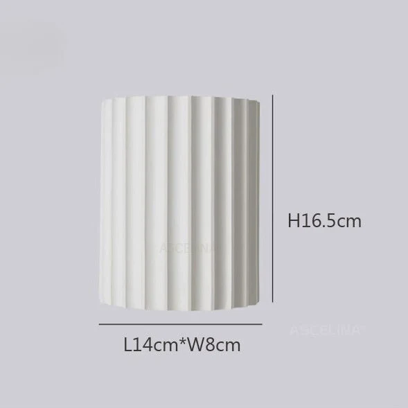 Elegant round wall lamp in soft colors
