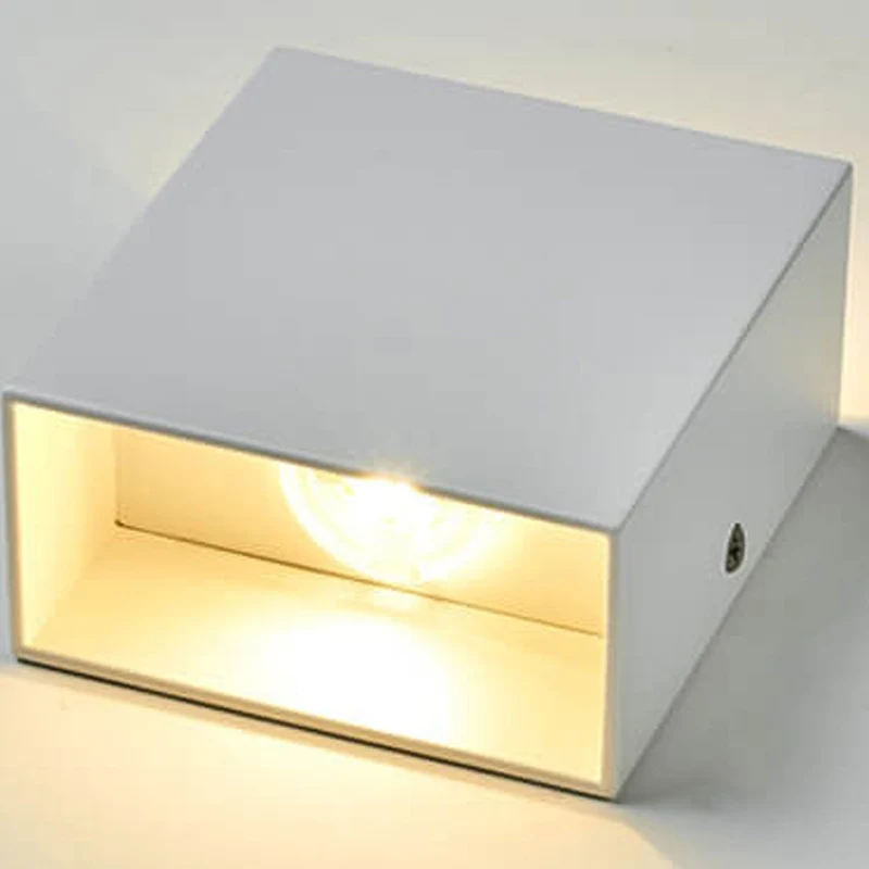 Smart Outdoor Lighting LED Lamp with Motion Sensor