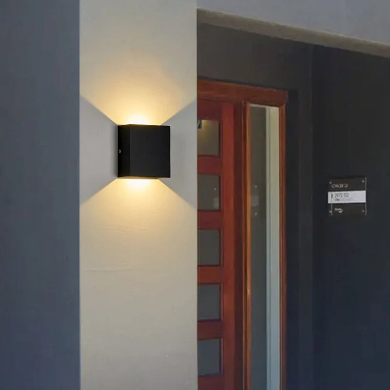 Smart Outdoor Lighting LED Lamp with Motion Sensor