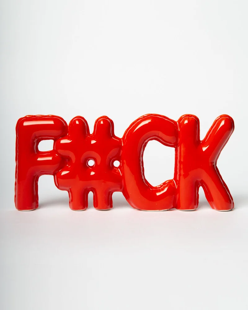 BLOGO Scritta decorativa in ceramica Fuck Rosso 24x11cm