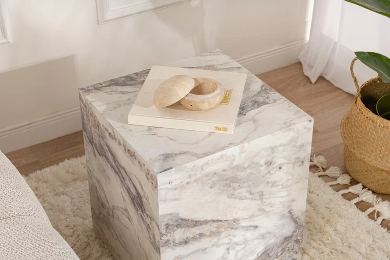 Tavolino laterale in legno "Küp" - 45 x 45 x 50 cm - Marmo Fresia
