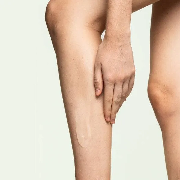 Innovagoods Zencalm Crema Gambe Affaticate Energizzante CBD - Contenuto 200ml - Vegano - Adatto Pelle Sensibile - Provato Dermatologicamente - Non Testato su Animali