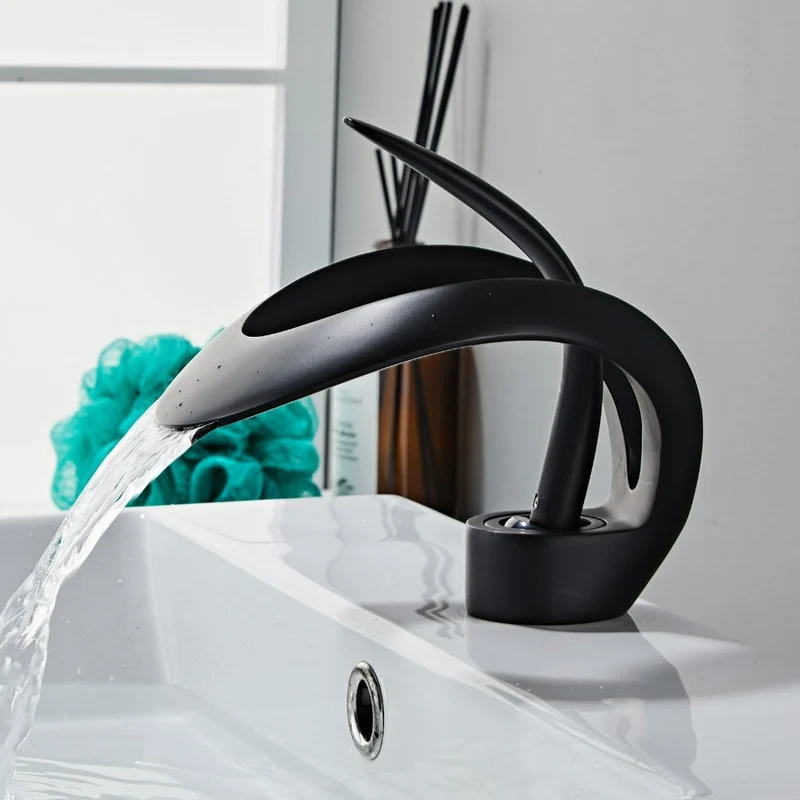 Robinet Cascade Luxe - Laiton Doré Brossé - Salle de Bain