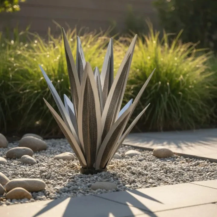 Metalen Agave – Weerbestendig Tuinbeeld met Decoratieve Roestlook