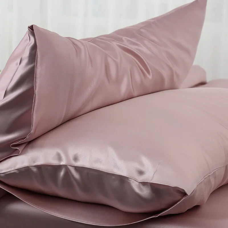 Taie d'Oreiller Effet Soie - Luxe & Confort