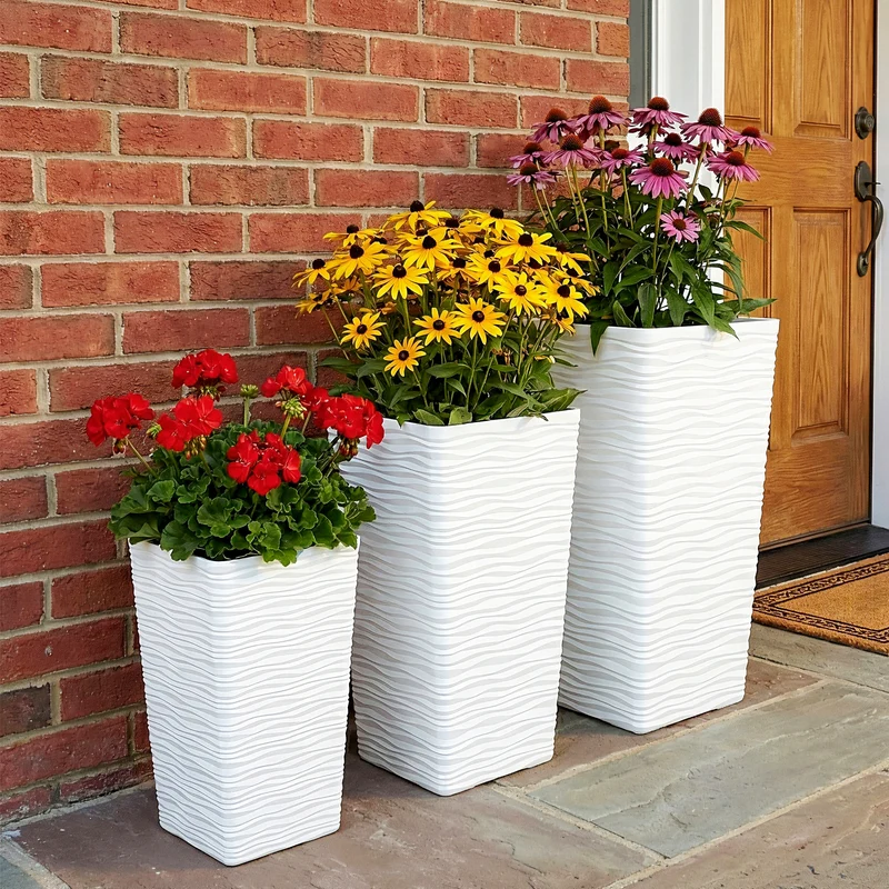 Set 3 Vasi da Esterno 42-55-65 cm Impilabili con Motivo Ondulato in Plastica Bianco