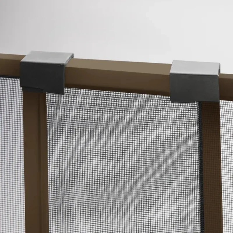 Zanzariera in fibra con telaio alluminio bronzo e rete grigia