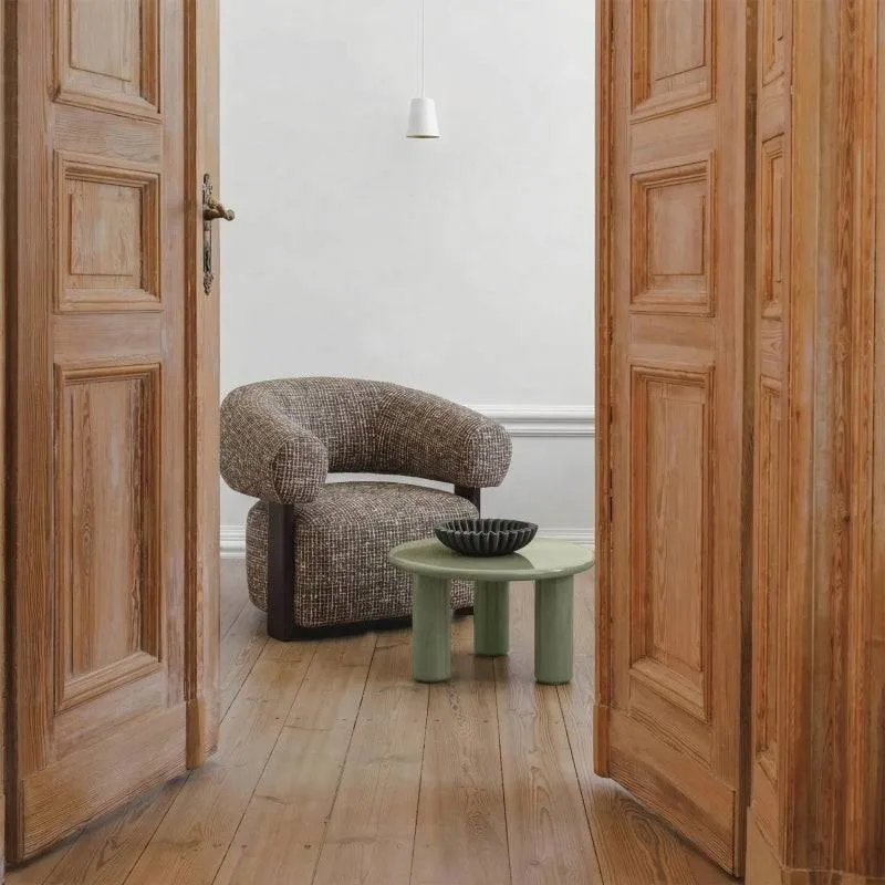 Poltrona lounge MARBELLO, forme arrotondate, marrone-crema/noce