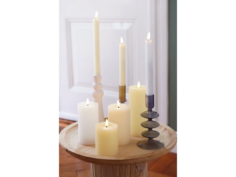 Candela avorio in cera con luce led bianco caldo diametro 7cm x altezza 11,2cm da interno con funzionamento a batteria 2xaaa ministilo