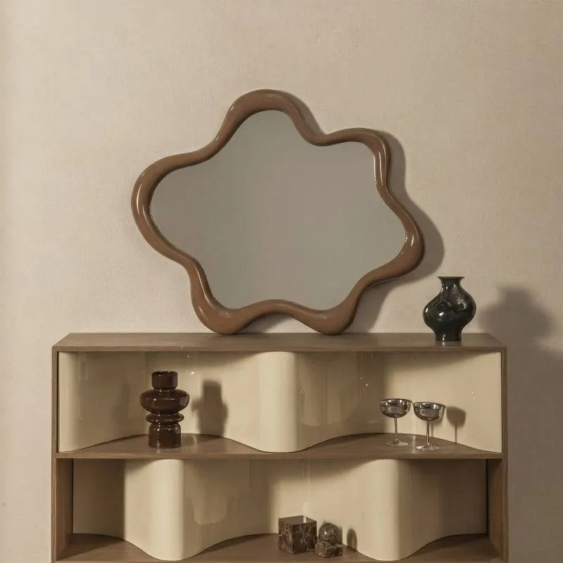 Specchio IZZY sospeso, forma irregolare, marrone chiaro