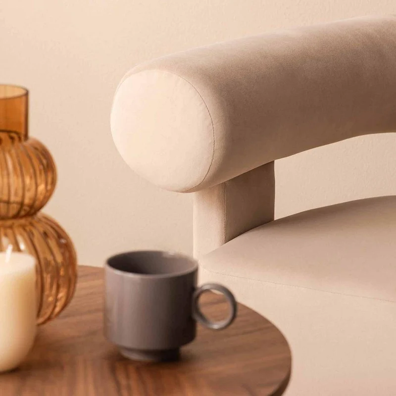 Poltrona ATYPIQUE, beige chiaro, velluto
