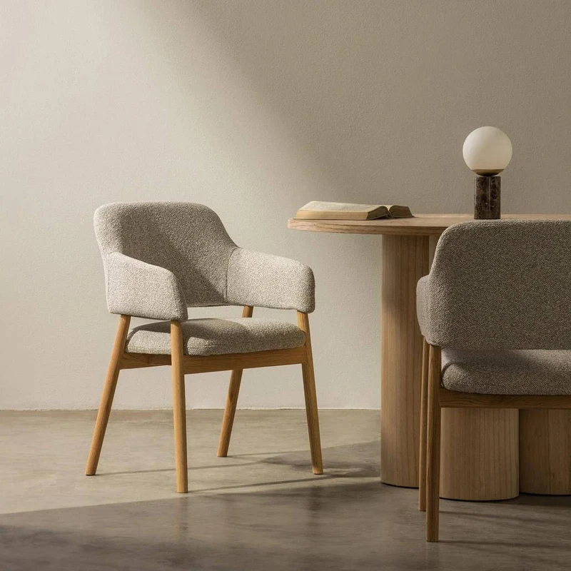 Sedia imbottita LORA, grigio chiaro, bouclé/quercia