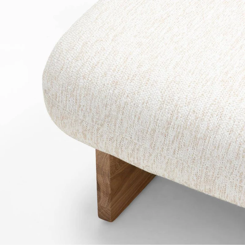 Poltrona lounge MAMET beige forme arrotondate