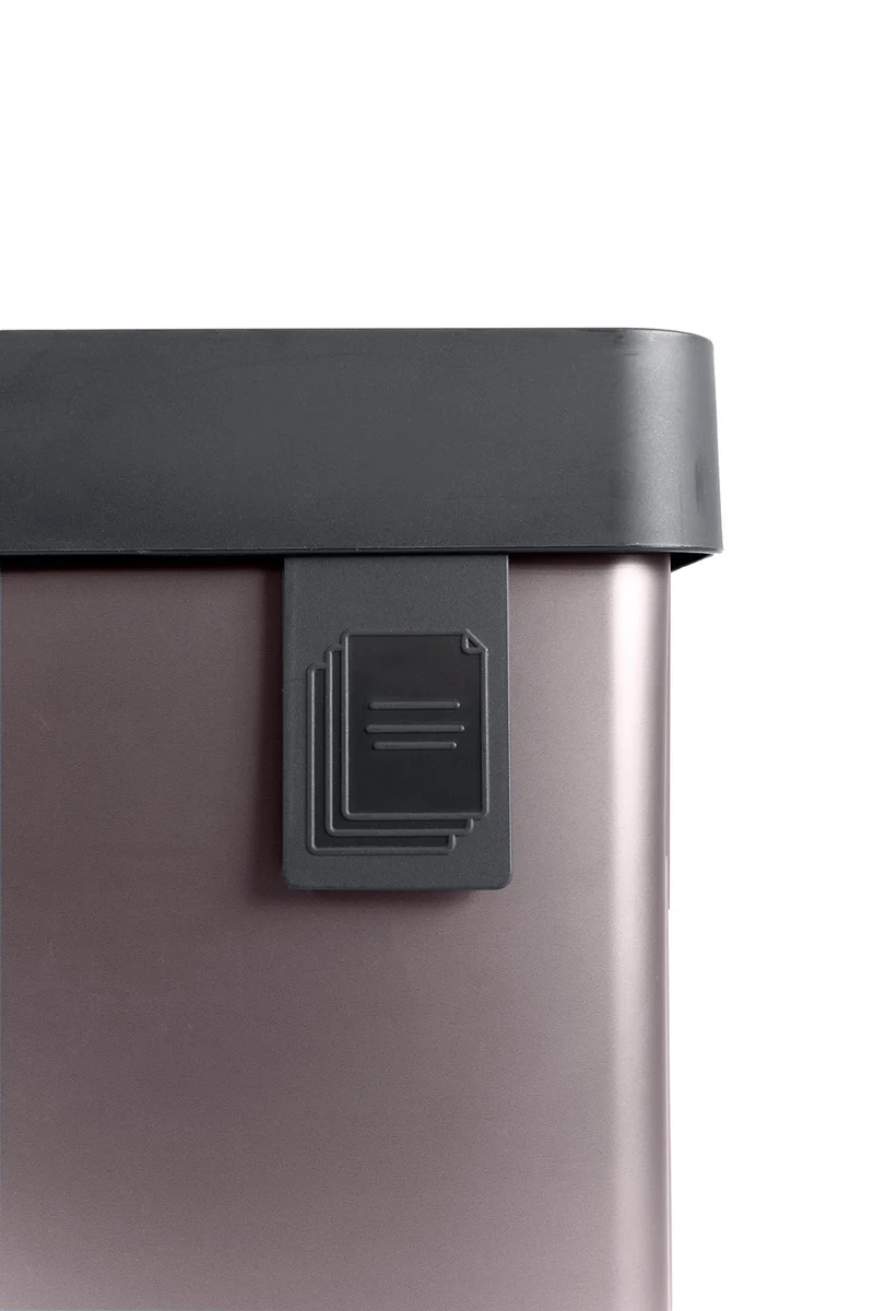 Pattumiera Alta 54L Interno Esterno Keter Verto Recycle 43,5x26,5x68,7 cm con Bordo Copri Sacco in Plastica Rosa Perla