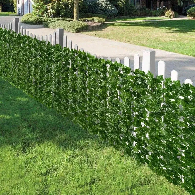 Privacy Scherm met Kunstklimop – Uitschuifbaar, Weerbestendig & Natuurlijk Design