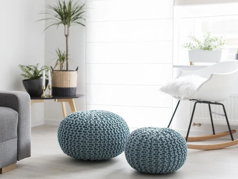 Pouf ottomana azzurro in cotone lavorato a maglia perline EPS riempimento rotondo piccolo poggiapiedi 50 x 35 cm