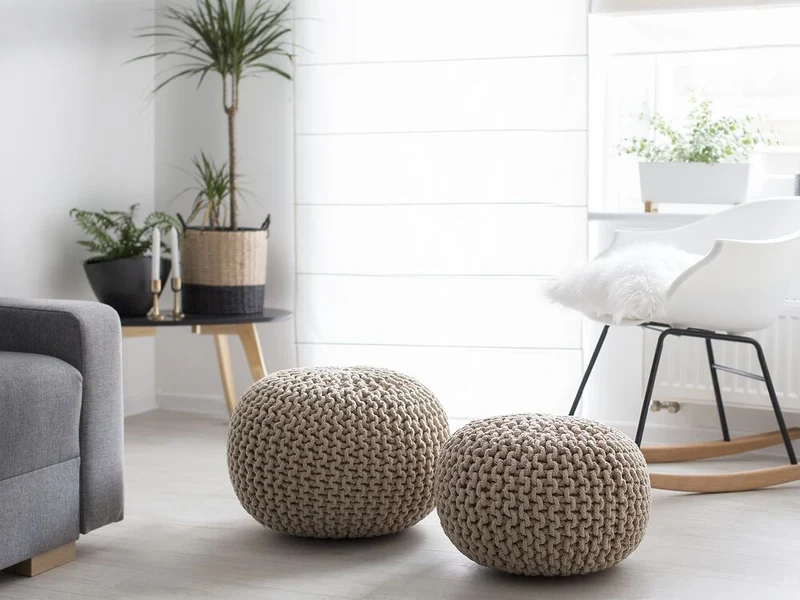 Pouf ottomana beige in cotone lavorato a maglia perline EPS riempimento rotondo piccolo poggiapiedi 50 x 35 cm