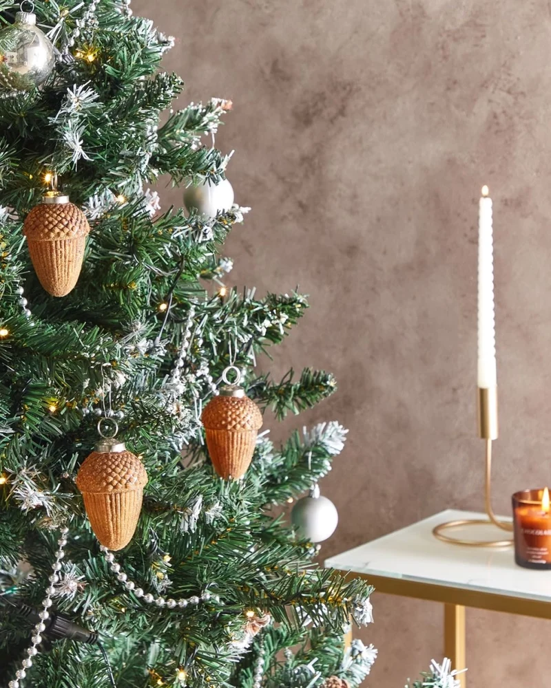 Set di 6 palle di Natale fatte a mano in vetro dorato che appendono le ghiande dell'albero di Natale.