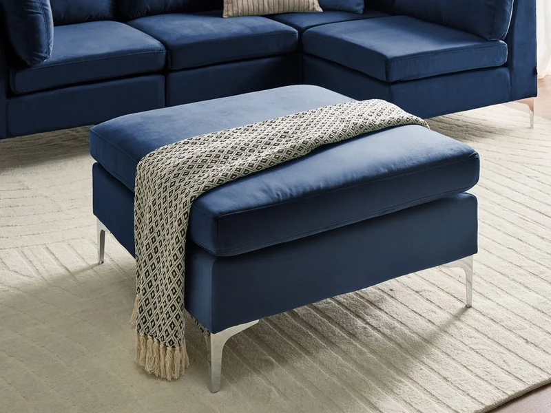 Ottomana con cuscino superiore in velluto blu marino ottomana Gambe in metallo argentato Stile glamour