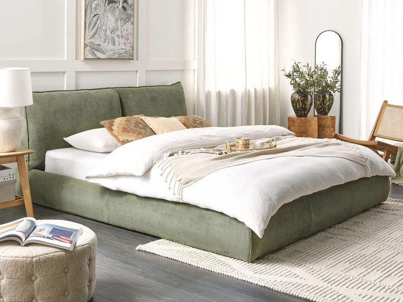 Letto matrimoniale imbottito in velluto a coste verde 180 x 200 cm con rete a doghe e spessa testata imbottita