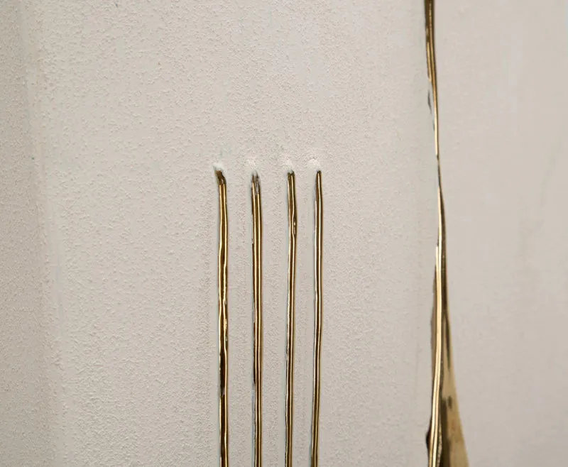 Decorazione Murable Mumbasa 26x6,5x39,5 cm in Ceramica Bianco e Oro