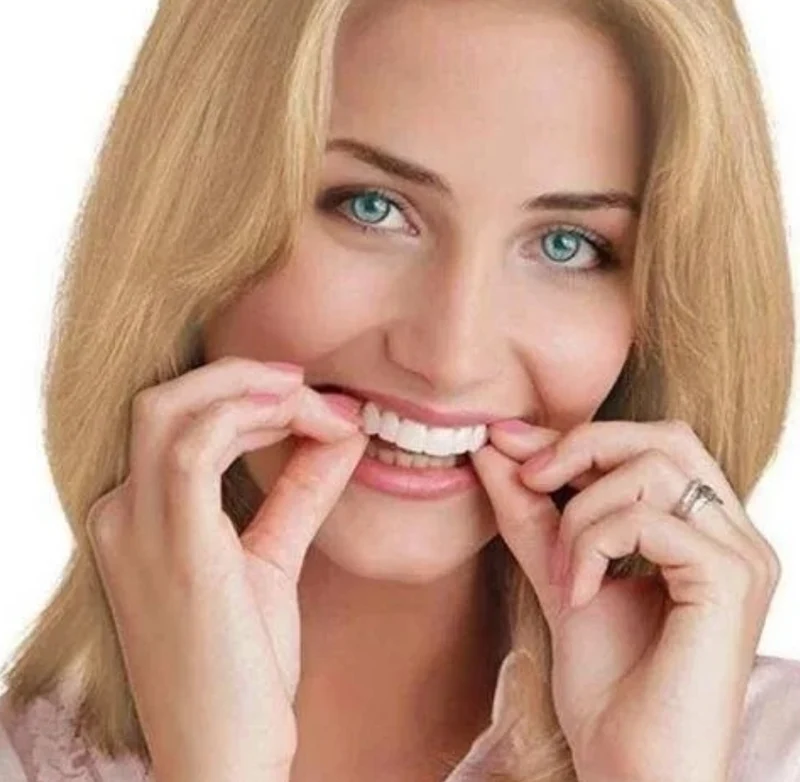 Removable cosmetic dental tray