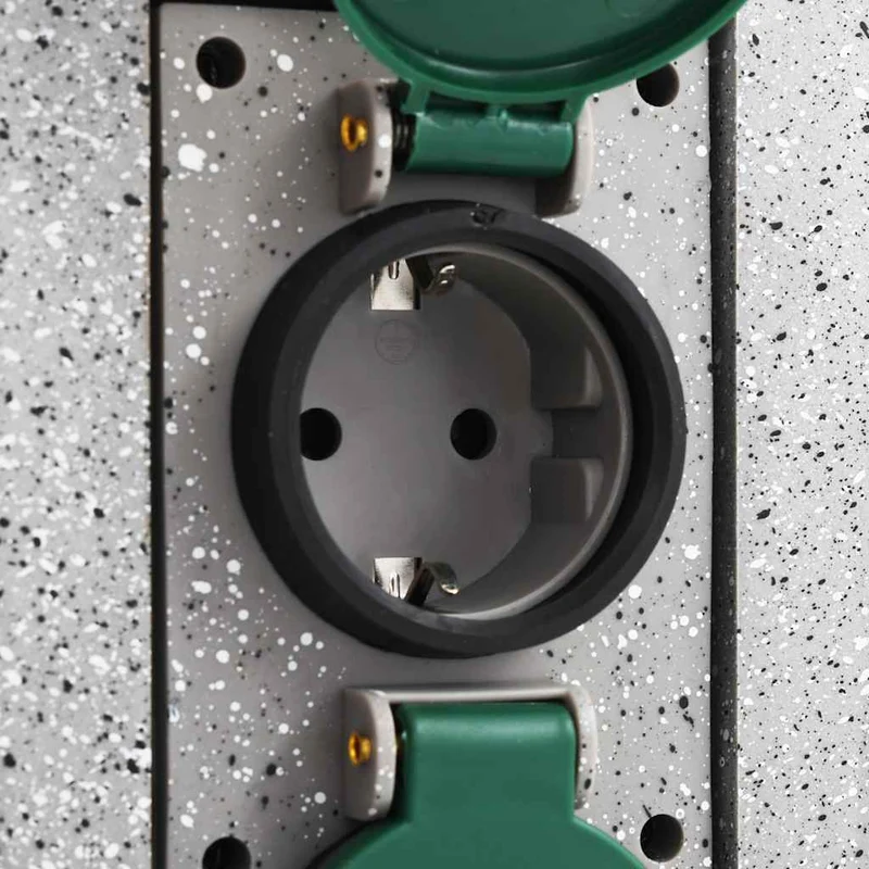 Presa Elettrica da Esterno Sensore Luce Verticale Plastica Resistente All'acqua