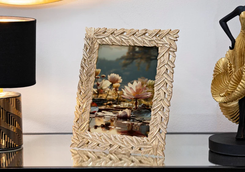 Cornice Solis 21,8x1,8x27 cm in Resina e Vetro Oro