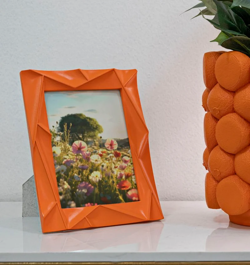 Cornice Orangy 20,8x2x26 cm in Resina e Vetro Arancione