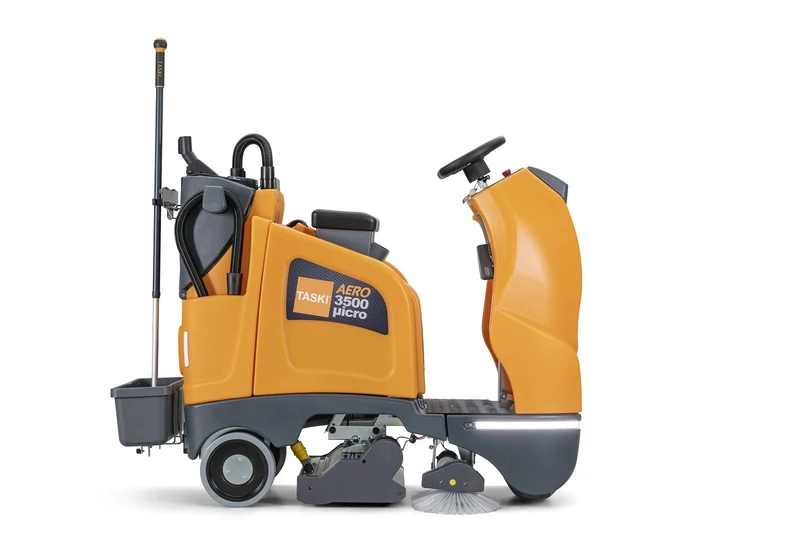 Aspiratore uomo a bordo Diversey TASKI AERO 3500 Li 150 Ah DISPONIBILE IN 7 GIORNI LAVORATIVI