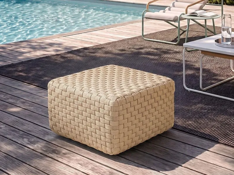 Pouf da giardino beige chiaro in materiale sintetico 50 x 50 cm Pouf da esterno intrecciato a mano in stile boho