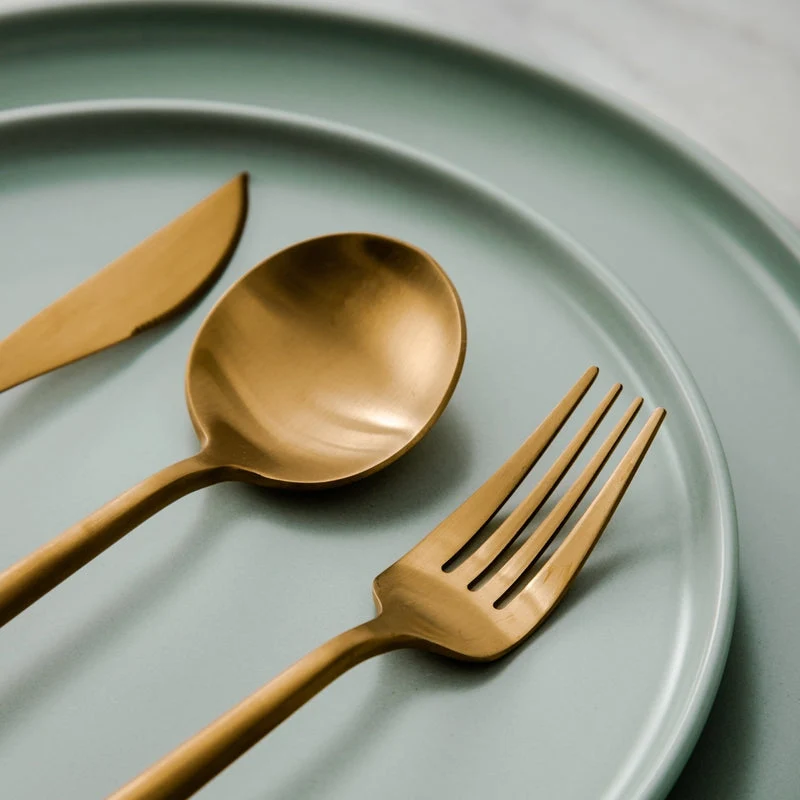 Bestekset – Roestvrijstalen set met minimalistisch ontwerp en matte afwerking