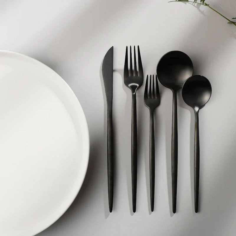 Bestekset – Roestvrijstalen set met minimalistisch ontwerp en matte afwerking