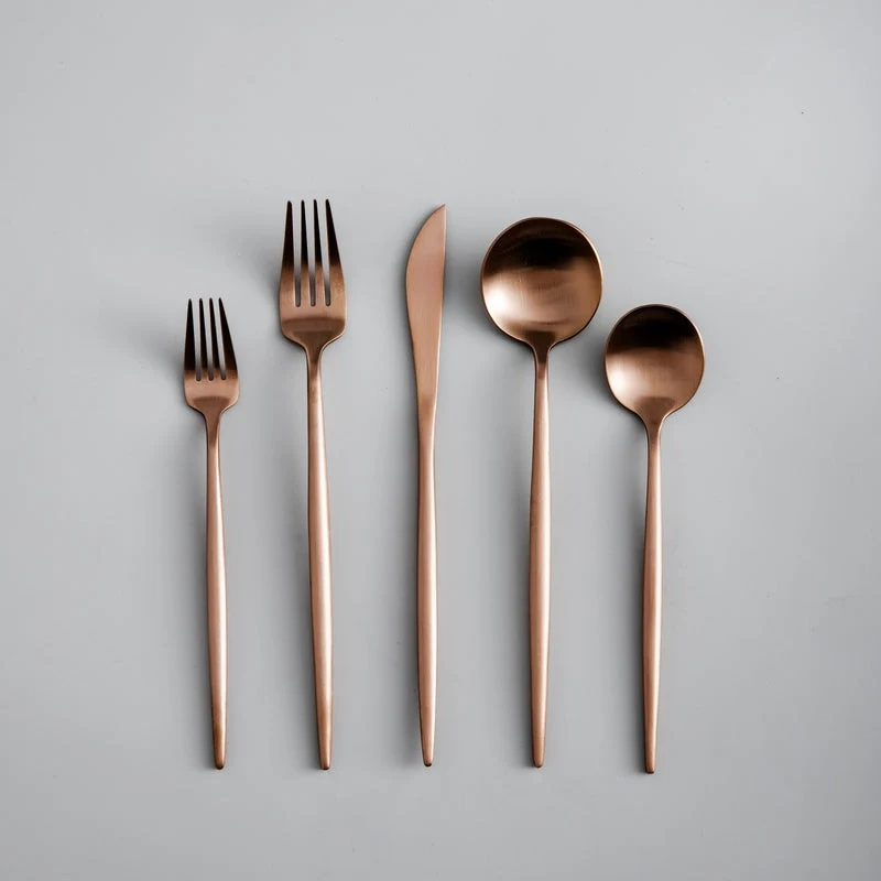 Bestekset – Roestvrijstalen set met minimalistisch ontwerp en matte afwerking