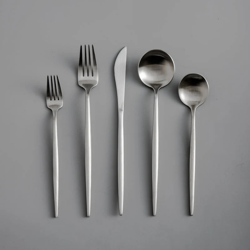 Bestekset – Roestvrijstalen set met minimalistisch ontwerp en matte afwerking