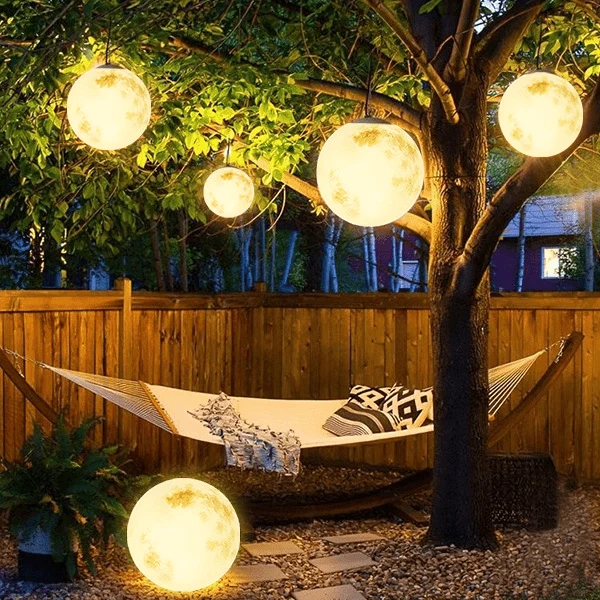 Tuinhanglamp – Ronde Buitenlamp met Warm LED-Licht en Weerbestendig Ontwerp