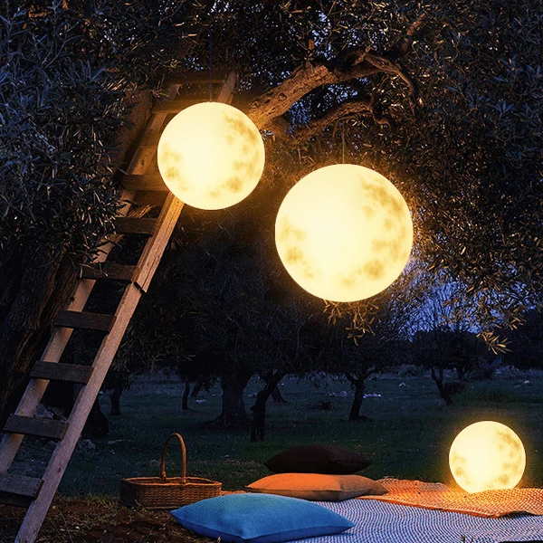 Tuinhanglamp – Ronde Buitenlamp met Warm LED-Licht en Weerbestendig Ontwerp