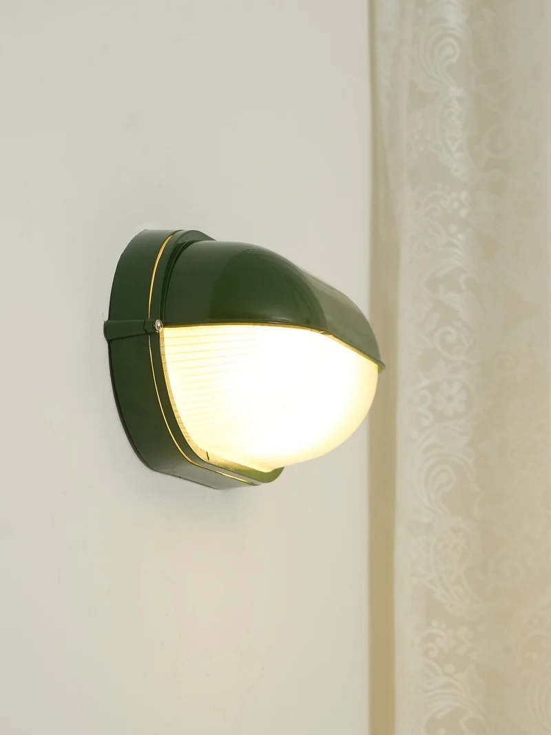 Outdoor industrial bulkhead wall lamp Oval weather-resistant design