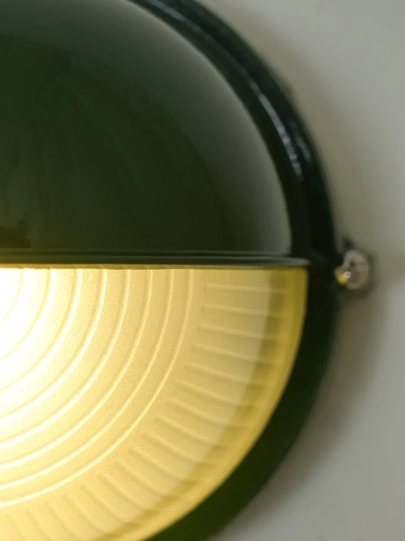 Outdoor industrial bulkhead wall lamp Oval weather-resistant design
