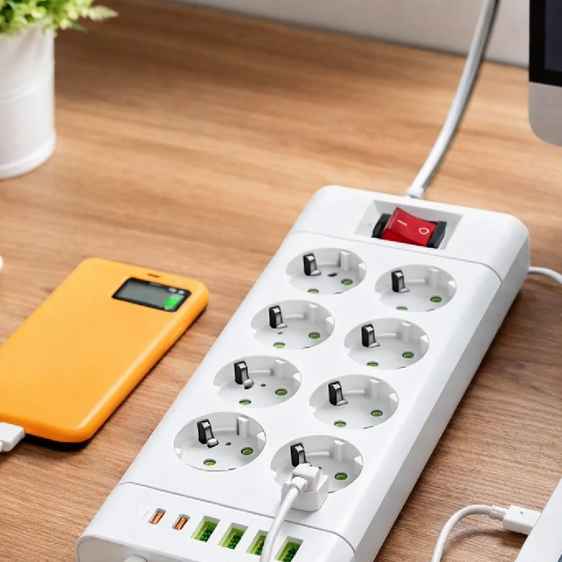 Ciabatta Multifunzione 8 Prese Schuko 5 USB 2500W con Interruttore Protezione IPX0