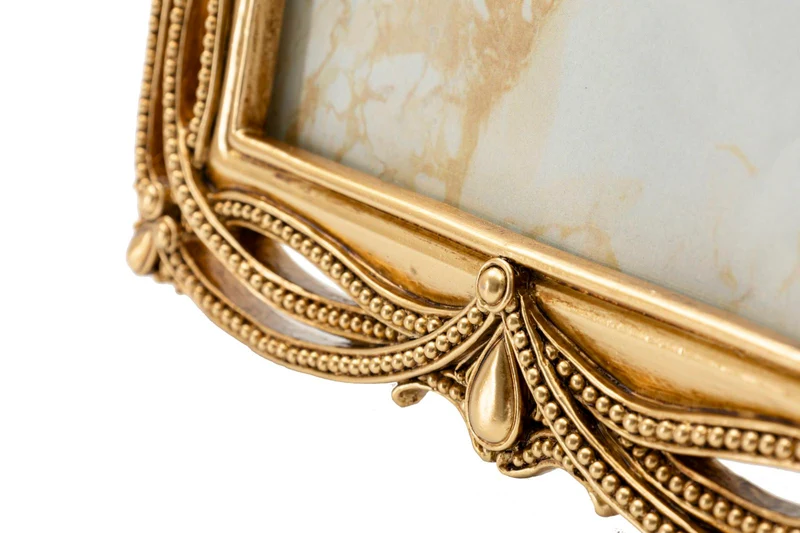 Cornice Line 21,8x1,6x26,8 cm in Resina e Vetro Oro