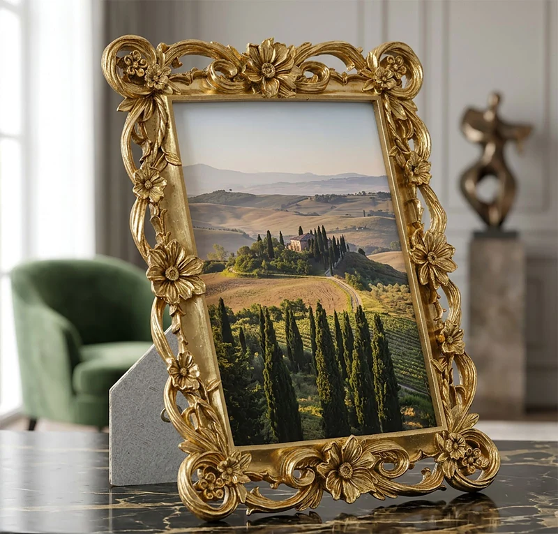 Cornice Classic 21,8x1,8x27,4 cm in Resina e Vetro Oro