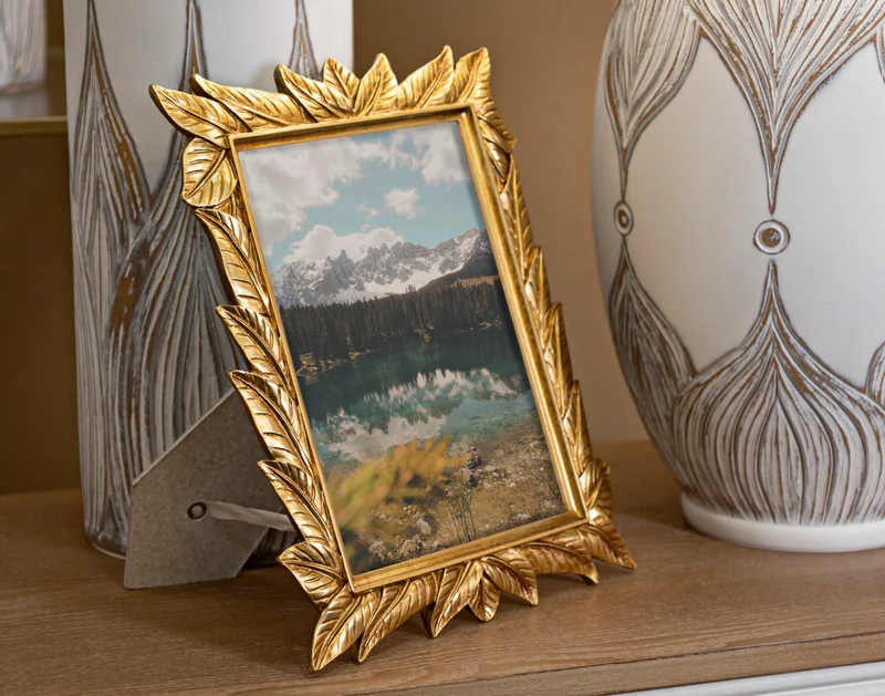 Cornice Laurel 21,2x1,7x26,8 cm in Resina e Vetro Oro