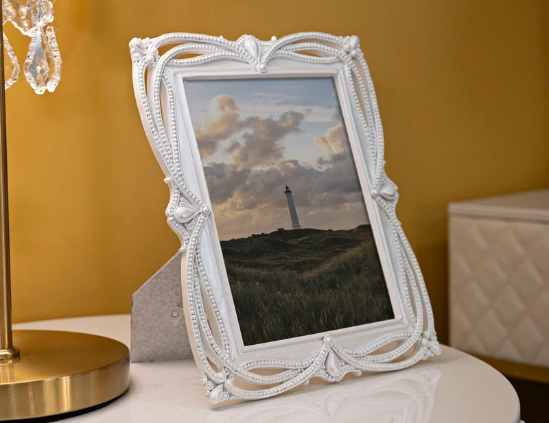 Cornice Ribbon 21,8x1,6x26,8 cm in Resina e Vetro Argento