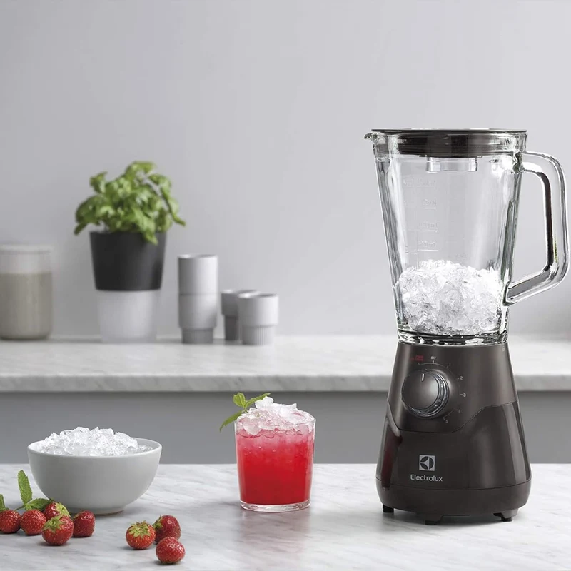 Frullatore Elecrolux Creative Collection 1.5L con 4 Lame in Acciaio e 5 Velocità
