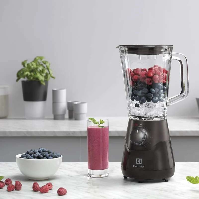Frullatore Elecrolux Creative Collection 1.5L con 4 Lame in Acciaio e 5 Velocità