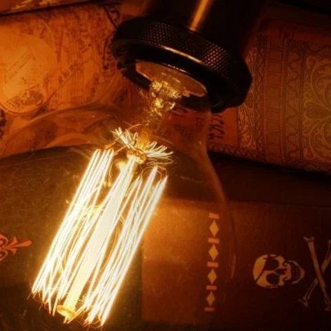 Filamentlampen met E27-fitting – dimbaar warm licht, elf vormen