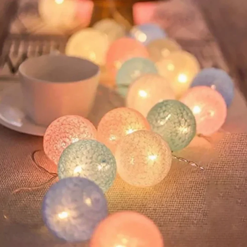 Snoerverlichting met katoenen bolletjes – tien kleursets, vijf lengtes